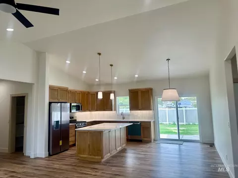 Kitchen - 507 Eclipse Dr, Twin Falls, ID 83301 photo 4 of 4
