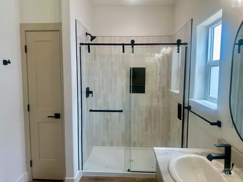 Bath - 507 Eclipse Dr, Twin Falls, ID 83301 photo 2 of 4