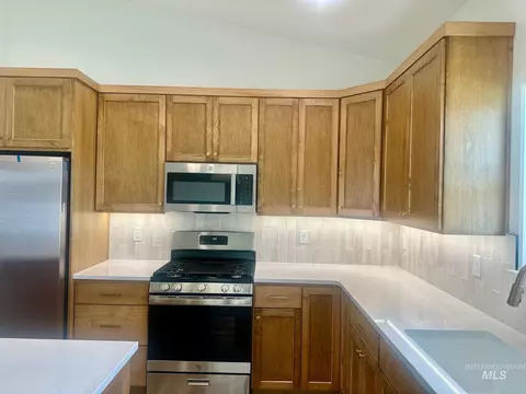 Kitchen - 507 Eclipse Dr, Twin Falls, ID 83301 photo 3 of 4