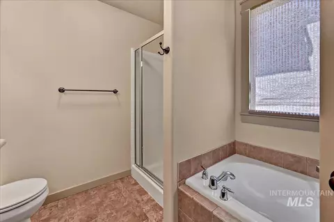 Bath - 817 N Shadowridge Ave, Eagle, ID 83616 photo 2 of 3