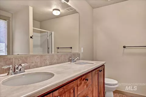 Bath - 817 N Shadowridge Ave, Eagle, ID 83616 photo 1 of 3