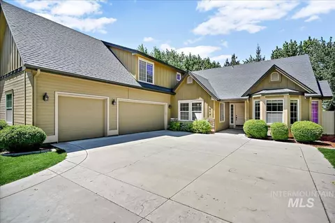 Exterior - 817 N Shadowridge Ave, Eagle, ID 83616 photo 1 of 5
