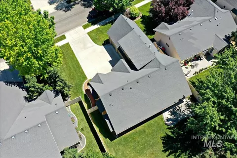 View/Area - 817 N Shadowridge Ave, Eagle, ID 83616 photo 1 of 7