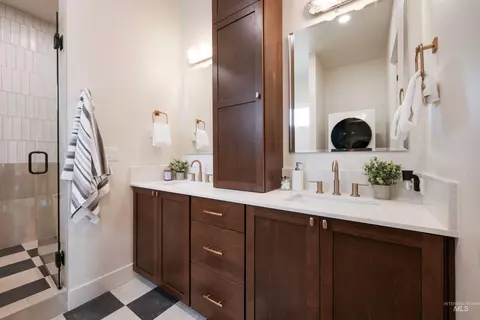 Bath - 24821 Ardmore Ct, Caldwell, ID 83607 photo 1 of 6