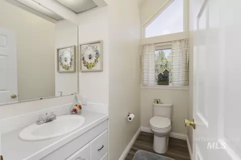 Bath - 79 Sun Valley Pl, Cascade, ID 83611 photo 2 of 3