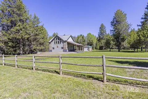 Exterior - 79 Sun Valley Pl, Cascade, ID 83611 photo 5 of 10