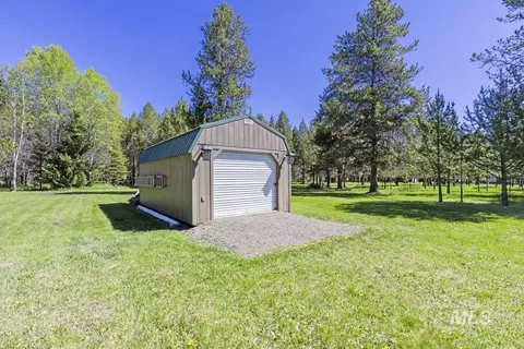 Exterior - 79 Sun Valley Pl, Cascade, ID 83611 photo 1 of 10
