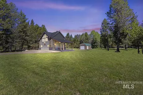 Exterior - 79 Sun Valley Pl, Cascade, ID 83611 photo 2 of 10