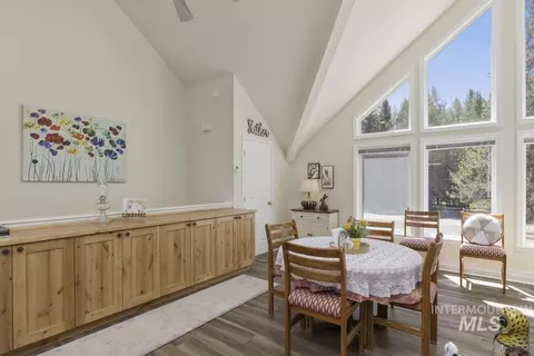 Dining - 79 Sun Valley Pl, Cascade, ID 83611 photo 3 of 3