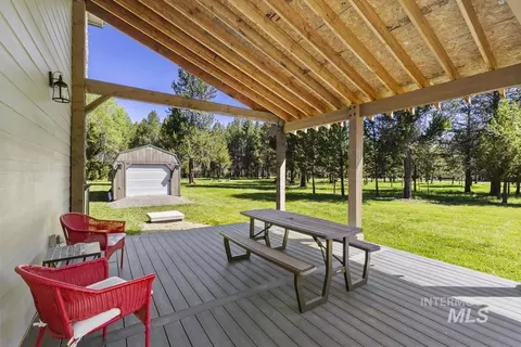 Exterior - 79 Sun Valley Pl, Cascade, ID 83611 photo 8 of 10