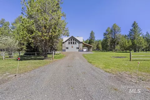 Exterior - 79 Sun Valley Pl, Cascade, ID 83611 photo 9 of 10