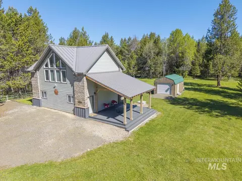 79 Sun Valley Pl, Cascade, ID 83611