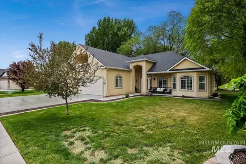Exterior - 609 Glen Eagle Dr, Jerome, ID 83338 photo 2 of 5
