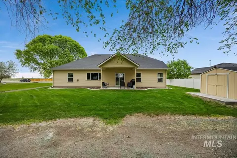 Exterior - 609 Glen Eagle Dr, Jerome, ID 83338 photo 4 of 5