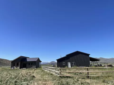 159 E Foothill Dr, Carey, ID 83320