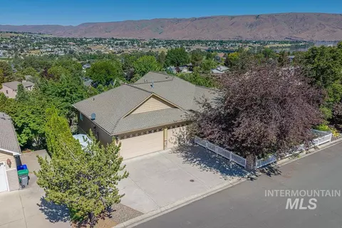 227 Reservoir Dr, Lewiston, ID 83501