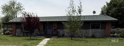 1617 9th Ave E, Gooding, ID 83330