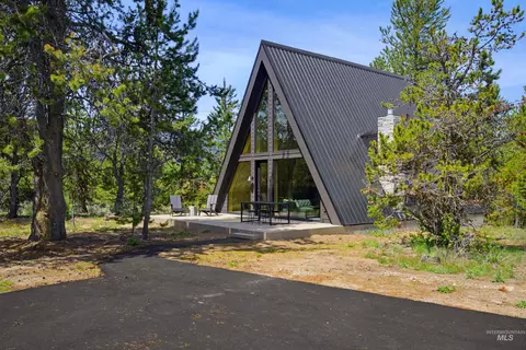152 Forest Pl, Donnelly, ID 83615