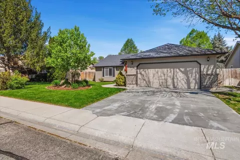 Exterior - 802 N Echohawk Way, Eagle, ID 83616 photo 3 of 6