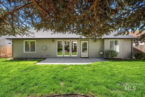 Exterior - 802 N Echohawk Way, Eagle, ID 83616 photo 5 of 6