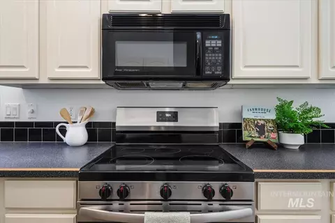 Kitchen - 802 N Echohawk Way, Eagle, ID 83616 photo 1 of 1