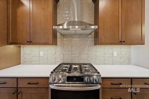 Kitchen - 150 N Edgewood Ln, Eagle, ID 83616 photo 2 of 2