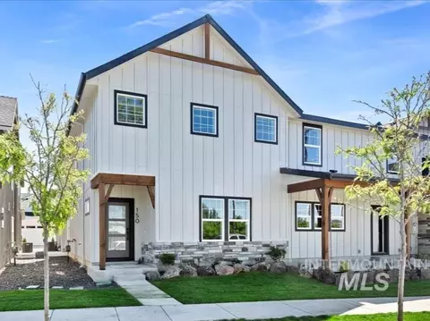 150 N Edgewood Ln, Eagle, ID 83616