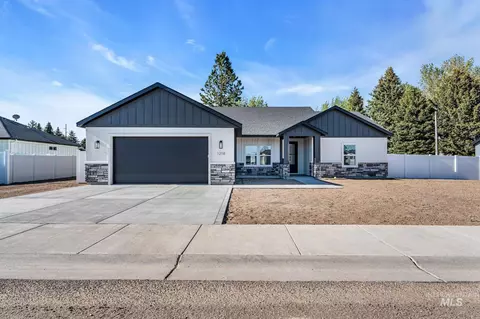 1218 Jade Dr, Rupert, ID 83350