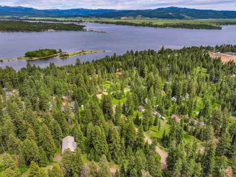 2150 Lydia Dr, Donnelly, ID 83615