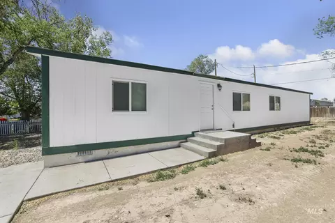 1042 2nd Ave W, Twin Falls, ID 83301