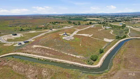 3288 Fly By Rd, New Plymouth, ID 83655