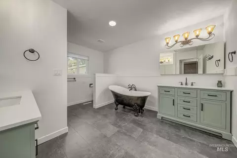 Bath - 748 Pringle Rd, Weiser, ID 83672 photo 1 of 5
