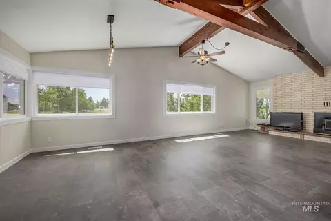 Living - 748 Pringle Rd, Weiser, ID 83672 photo 1 of 5