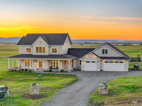 97 Chisum Dr, Donnelly, ID 83615