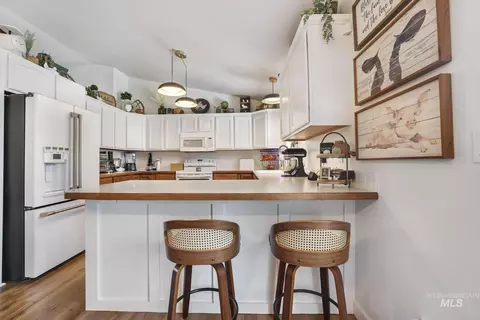 Kitchen - 208 Diamond Dr, Kimberly, ID 83341 photo 1 of 4
