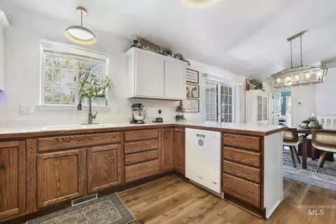 Kitchen - 208 Diamond Dr, Kimberly, ID 83341 photo 4 of 4