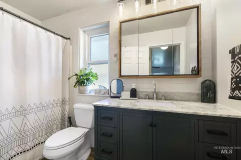 Bath - 208 Diamond Dr, Kimberly, ID 83341 photo 1 of 2
