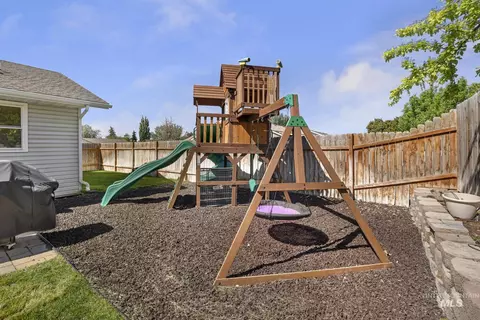 Exterior - 208 Diamond Dr, Kimberly, ID 83341 photo 3 of 12