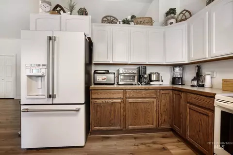 Kitchen - 208 Diamond Dr, Kimberly, ID 83341 photo 3 of 4