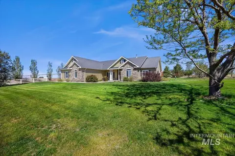 4150 E 3200 S, Hansen, ID 83334