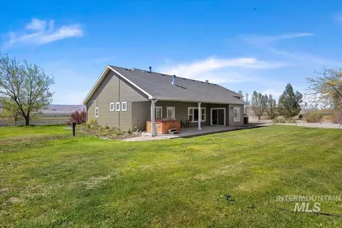 Exterior - 4150 E 3200 S, Hansen, ID 83334 photo 4 of 10