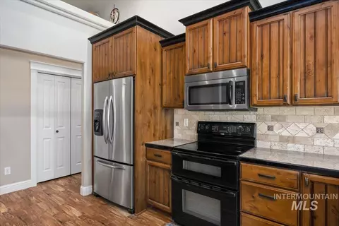 Kitchen - 4150 E 3200 S, Hansen, ID 83334 photo 3 of 4