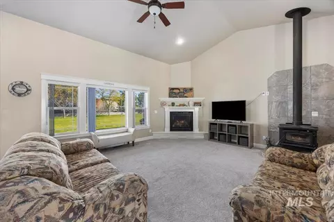 Living - 4150 E 3200 S, Hansen, ID 83334 photo 1 of 1