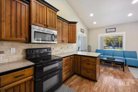 Kitchen - 4150 E 3200 S, Hansen, ID 83334 photo 1 of 4