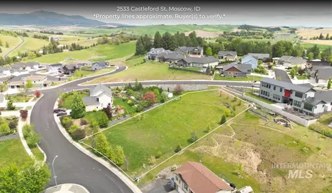 2533 Castleford St, Moscow, ID 83843