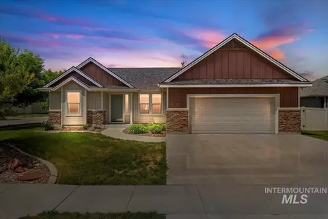 1927 S Sandcrest Dr, Nampa, ID 83686