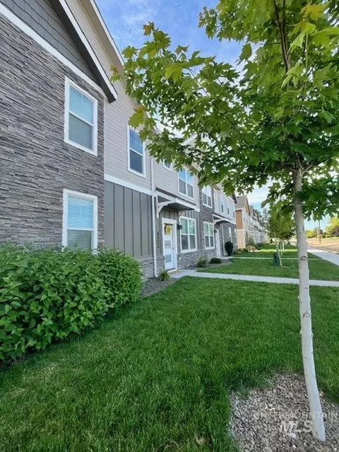 6014 S Jessenia Ln, Boise, ID 83709