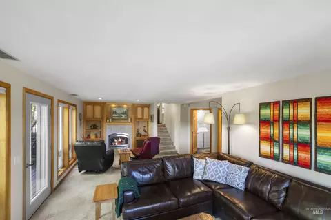 Living - 108 Gardner Pl, Cascade, ID 83611 photo 2 of 4