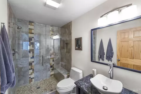 Bath - 108 Gardner Pl, Cascade, ID 83611 photo 4 of 4