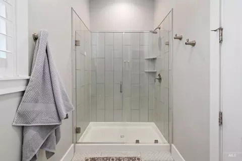 Bath - 1102 N Lionbridge Ave, Eagle, ID 83616 photo 5 of 6